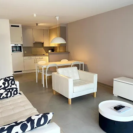 Apartment In Near The Beach, Cleaning Included